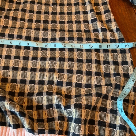 CHANEL CASHMERE PLAID POLKA DOT 2021 Autumn Rhinestone Buttons Logo 40 - Picture 9 of 16